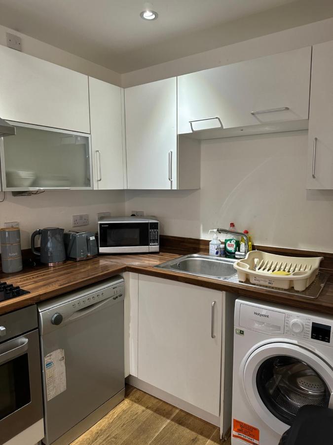 New Build 2 Bedroom With 2 Bath In Londyn Zewnętrze zdjęcie