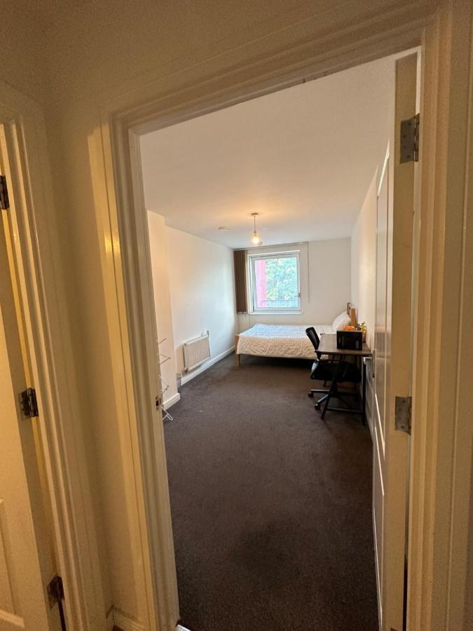 New Build 2 Bedroom With 2 Bath In Londyn Zewnętrze zdjęcie
