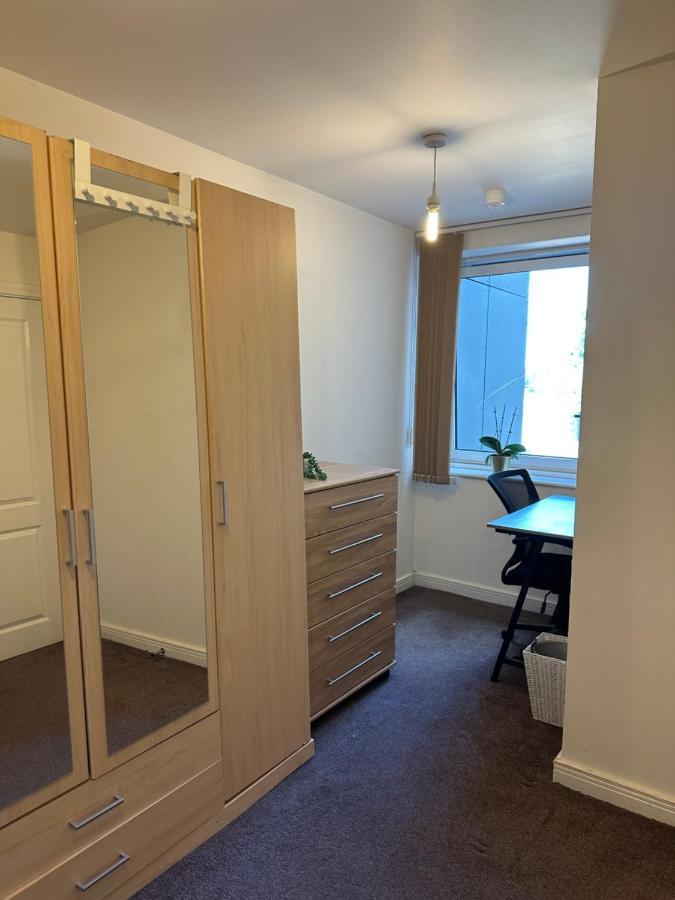 New Build 2 Bedroom With 2 Bath In Londyn Zewnętrze zdjęcie
