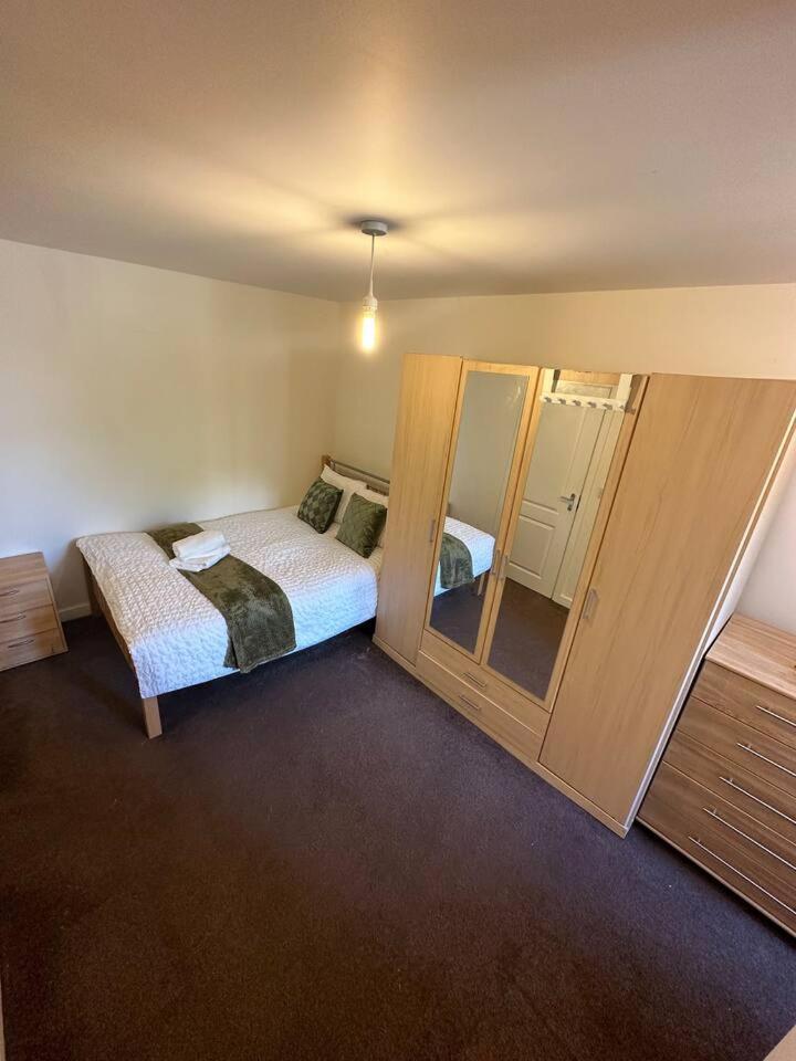 New Build 2 Bedroom With 2 Bath In Londyn Zewnętrze zdjęcie