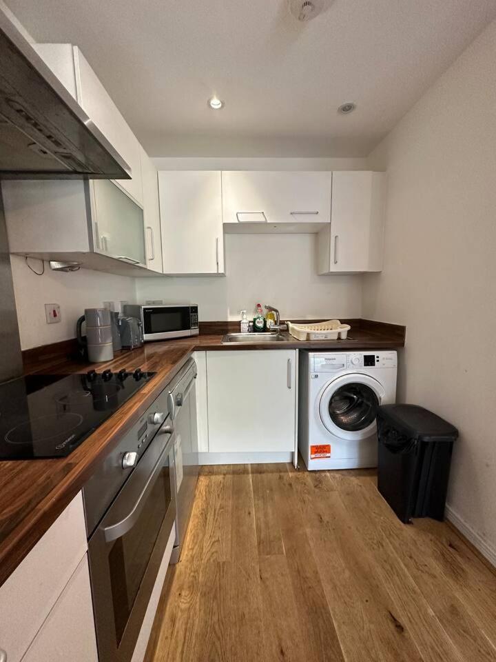 New Build 2 Bedroom With 2 Bath In Londyn Zewnętrze zdjęcie