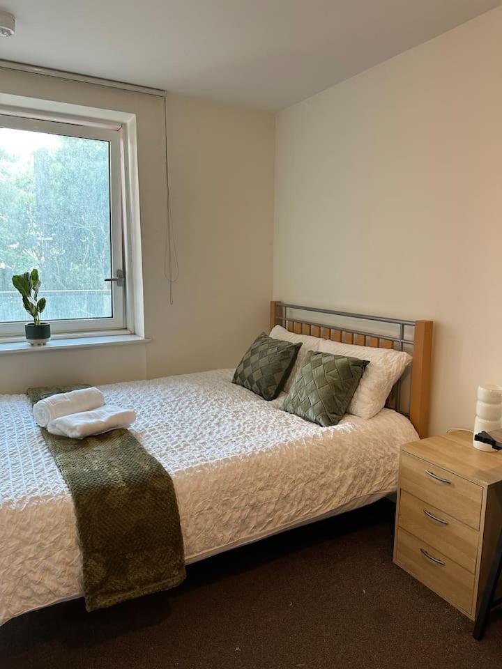 New Build 2 Bedroom With 2 Bath In Londyn Zewnętrze zdjęcie