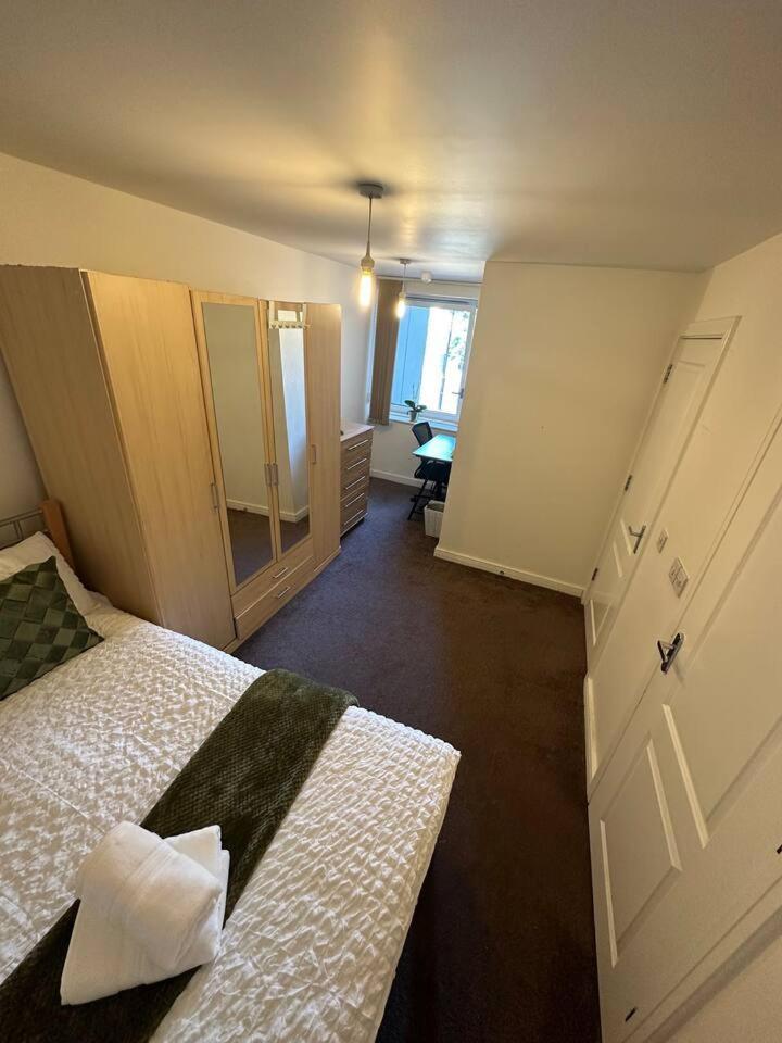 New Build 2 Bedroom With 2 Bath In Londyn Zewnętrze zdjęcie