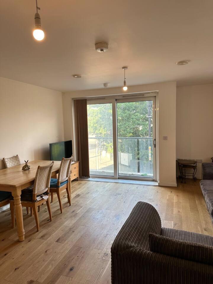 New Build 2 Bedroom With 2 Bath In Londyn Zewnętrze zdjęcie